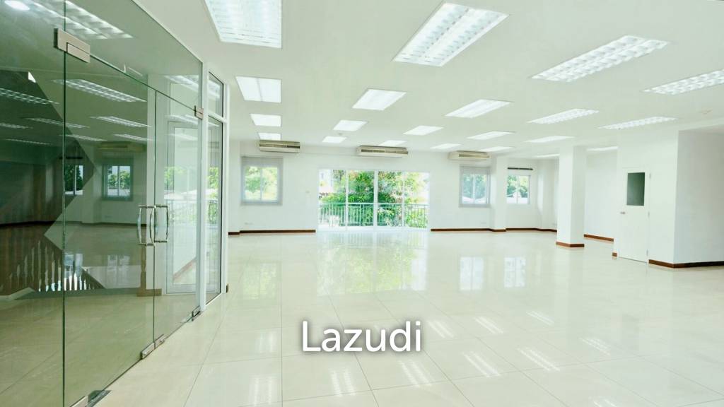 picture "Prime Office Space for Rent in Sathorn-Narathiwat, Bangkok. - 5/8