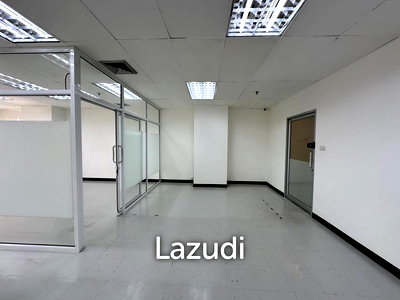 เช่าสำนักงาน ถนนอโศก : สำนักงานให้เช่าขนาด 77 ตร.ม. ย่านคลองเตยเหนือ อาคารสำนักงานสูงใจกลางวัฒนา