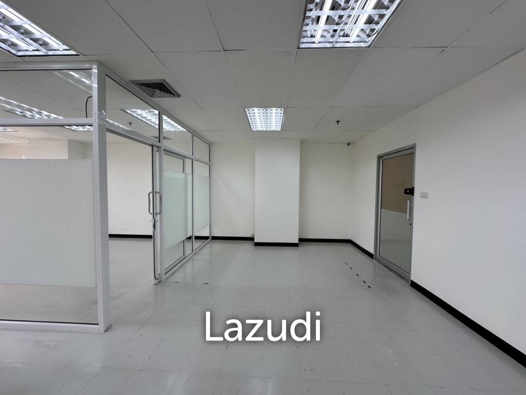 รูป สำนักงานให้เช่าขนาด 77 ตร.ม. ย่านคลองเตยเหนือ อาคารสำนักงานสูงใจกลางวัฒนา - รูปที่ 1/4
