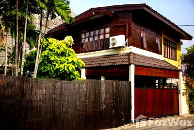 Houses for sale Bangkok : 3 Bedroom House for sale in Din Daeng, Bangkok  6251808