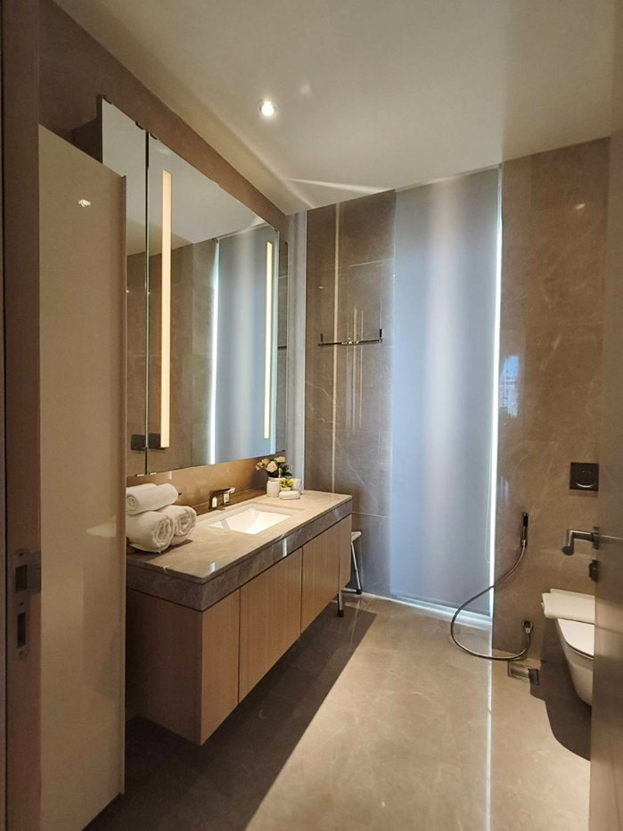 รูป 💎For rent  Luxury Condo  📍  Magnolias Waterfront Residences 📍  ราคาพิเศษ 95,000/ เดือน . - รูปที่ 22/28