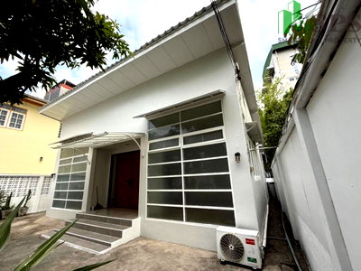 Houses for rent Bangkok : For Rent: Single House near BTS Thong Lo (SPSSR217)