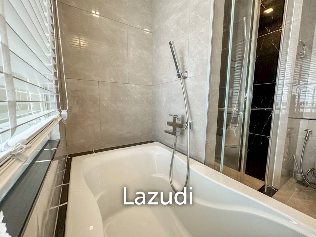 รูป 108 sqm high-floor 3-bedroom condo at One 9 Five Asoke Rama 9 Huai Khwang - รูปที่ 14/21