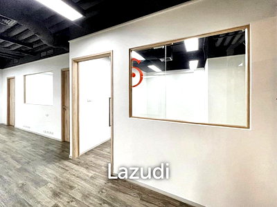 Office for rent BTS Ekkamai : Office for rent Charn Issara Tower 2