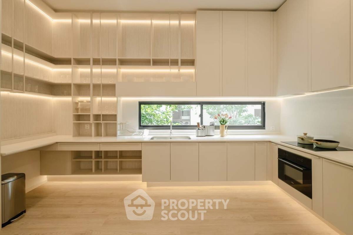 รูป บ้าน 4-ห้องนอน ที่ วีเว่ กรุงเทพกรีฑา ใกล้ กรุงเทพกรีฑา (ID 2903772) - รูปที่ 3/18