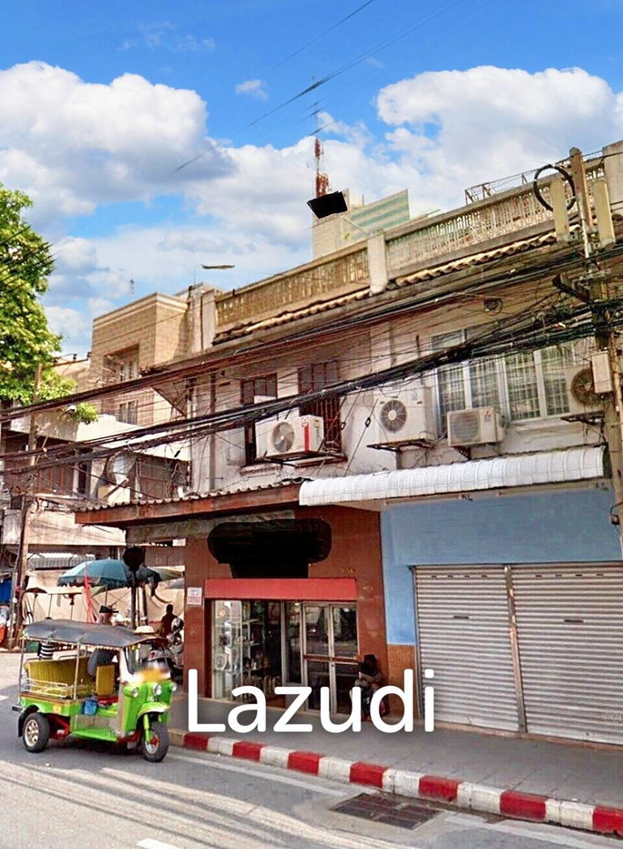 รูป ทาวน์เฮ้าส์มุมตึก 3 ชั้น 160 ตร.ม. ย่านบางรัก เหมาะลงทุนรีโนเวท - รูปที่ 2/12