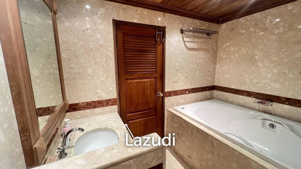 รูป 78 sqm 2 Bedroom Condo on 9th Floor at Sukhumvit Park Khlong Toei - รูปที่ 15/33