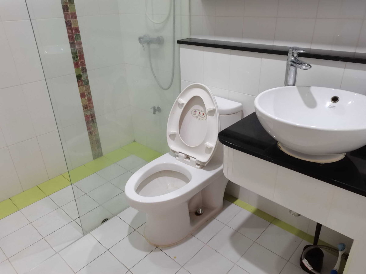 รูป Available for rent! Single house in Yu Chareon Village. 2 Bedroom with 2Bathroom  + 3 active parking lots. Ready to move in. - รูปที่ 12/19