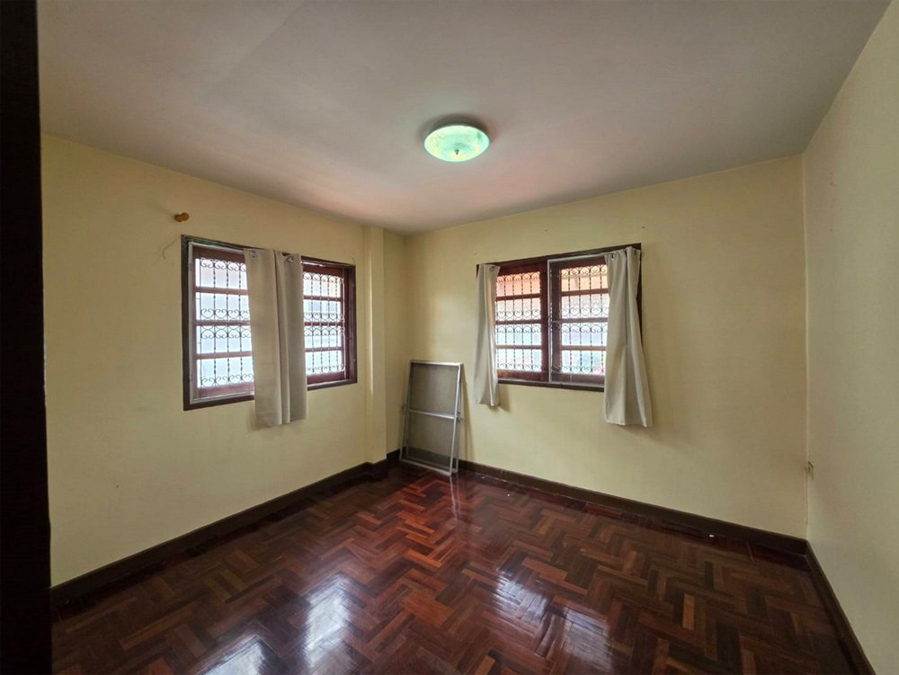 รูป Call : 088-959-9742 หมู่บ้านราชพฤกษ์ ซอยวัดกู้ ขายบ้าน 2 หลัง บนเนื้อที่ 106 ตารางวา 6 ห้องนอน 4 ห้องน้ำ จอดรถ 3 คัน - รูปที่ 8/11