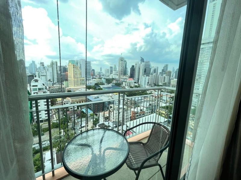 picture A030090 Aguston Sukhumvit 22 - 7/8
