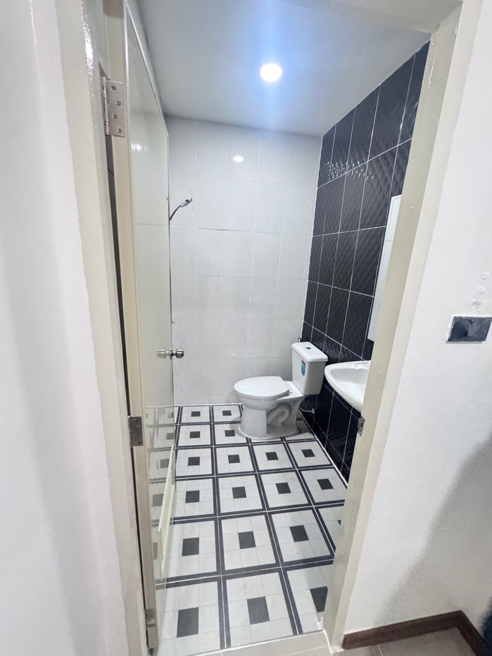 รูป ให้เช่าบ้านรีโนเวทใหม่ทั้งหลัง!! - รูปที่ 18/19