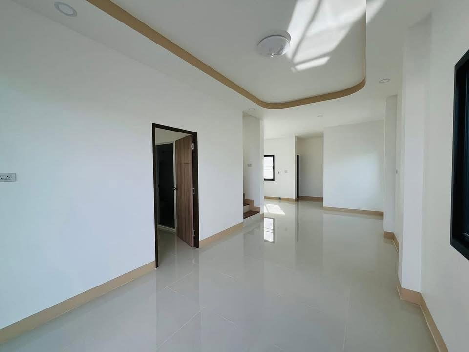 picture   house with 3 bedrooms and 4 bathrooms in Mae Sot. - 6/10