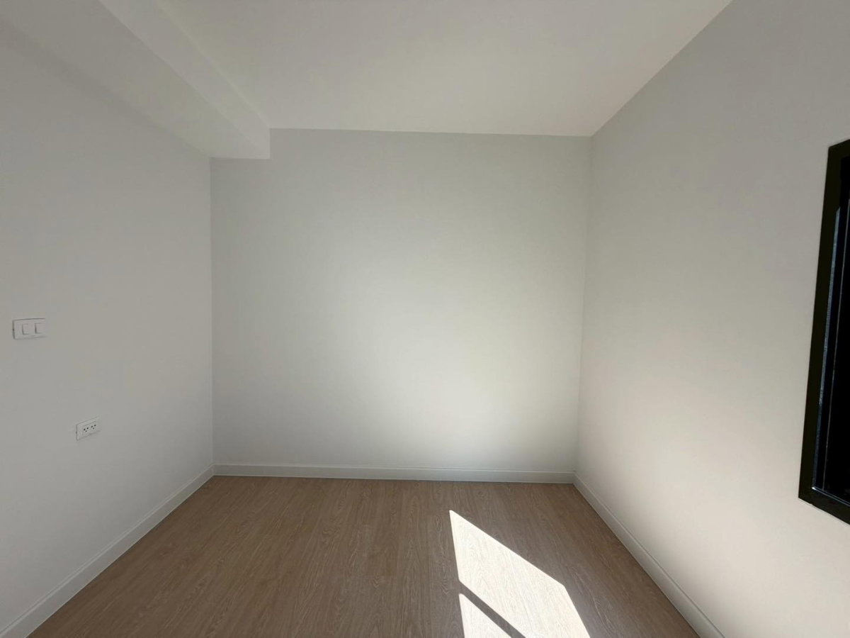 รูป 🏠 ขายด่วน หมู่บ้านซิกเนเจอร์ ถนนวัชรพล ทำเป็นโฮมออฟฟิศสบาย - รูปที่ 13/15