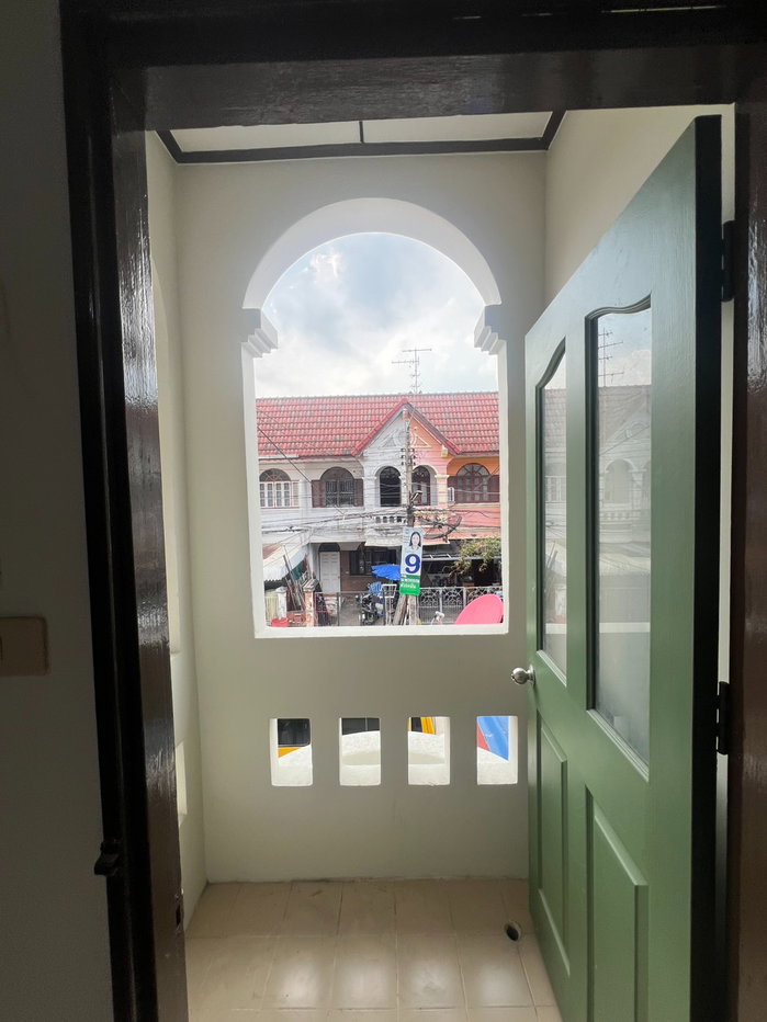 รูป รีโนเวทใหม่เอี่ยมเหมือนมือหนึ่ง! 🏡 ทาวน์เฮาส์ เสนาวิลล่า คู้บอน 27 บ้านสวยน่าอยู่ ทำเลดี ของกินเพียบ เพียง 10,000.- ✨ - รูปที่ 16/32
