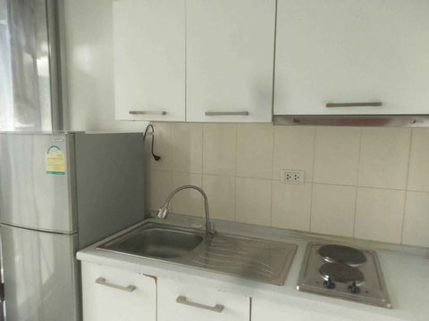 A033772 Life @ Ratchada - Sutthisan