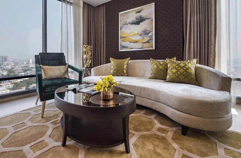 picture A035176 M Thonglor 10 - 2/5