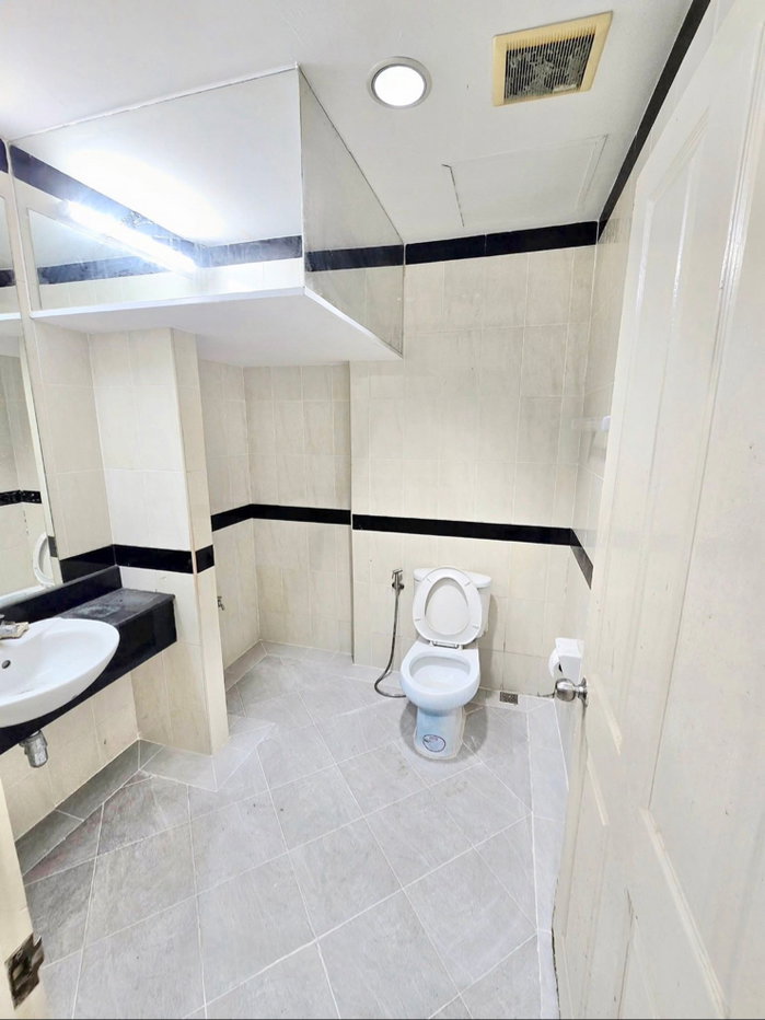 รูป ให้เช่าบ้านกลางเมืองบริติชทาวน์ ศรีด่าน24 (Baan Klang Muang British Town Sri Dan 24)  - รูปที่ 4/16