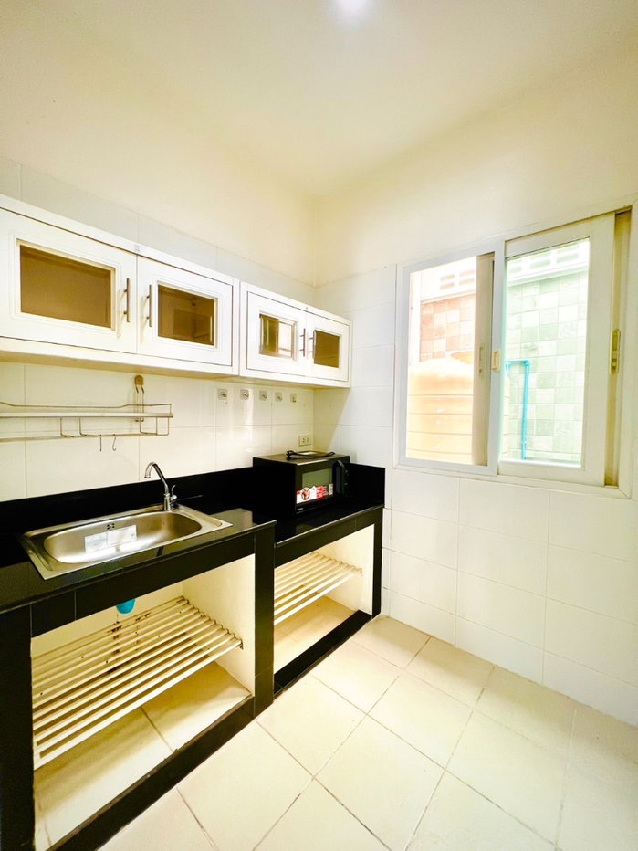 รูป 🏡 ให้เช่า! ทาวน์โฮมสวยงาม เพียง 300 เมตรจากรถไฟฟ้า MRT สายสีเหลือง ใกล้สวนพาราไดซ์ สวนหลวง พระราม 9 ทาวน์โฮม 3 ชั้นทันสมัย - รูปที่ 6/14