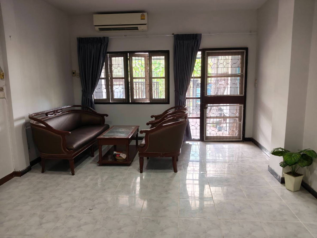 รูป ให้เช่า ทาวน์โฮม 3 ชั้น ปรับปรุงใหม่ อยู่ ลาดพร้าววังหิน 7/โชคชัย4 - รูปที่ 4/22
