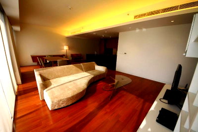 คอนโดให้เช่า : A030668 Hansar Rajdamri