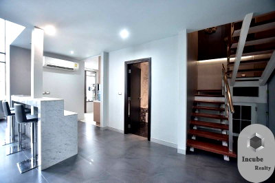 Condos for rent : A032535 The Emporio Place