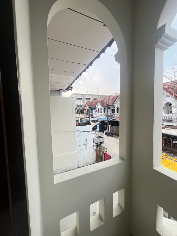 รูป รีโนเวทใหม่เอี่ยมเหมือนมือหนึ่ง! 🏡 ทาวน์เฮาส์ เสนาวิลล่า คู้บอน 27 บ้านสวยน่าอยู่ ทำเลดี ของกินเพียบ เพียง 10,000.- ✨ - รูปที่ 19/32