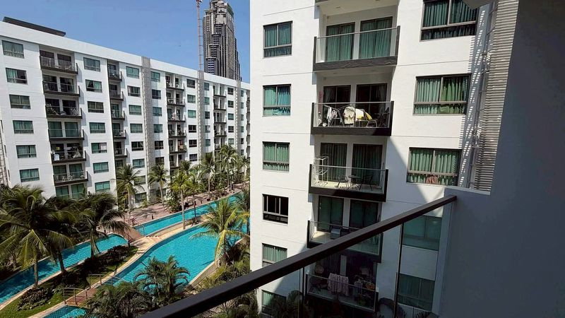 รูป คอนโด Arcadia Beach Resort พัทยา 2 ห้องนอน วิวสระ Foreign Quota เพียง 3.49 ล้าน - รูปที่ 12/13