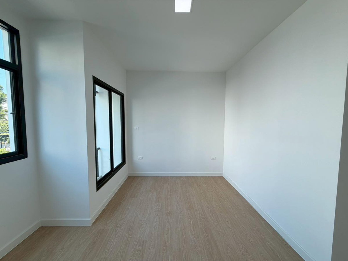 รูป 🏠 ขายด่วน หมู่บ้านซิกเนเจอร์ ถนนวัชรพล ทำเป็นโฮมออฟฟิศสบาย - รูปที่ 10/15