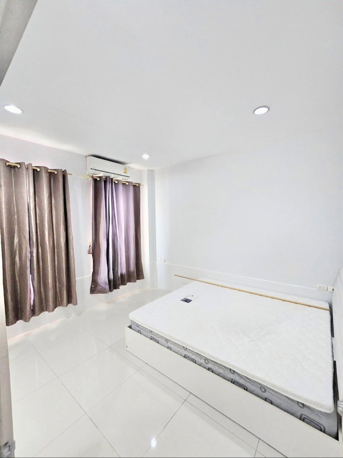 รูป ให้เช่าบ้านกลางเมืองบริติชทาวน์ ศรีด่าน24 (Baan Klang Muang British Town Sri Dan 24)  - รูปที่ 13/16
