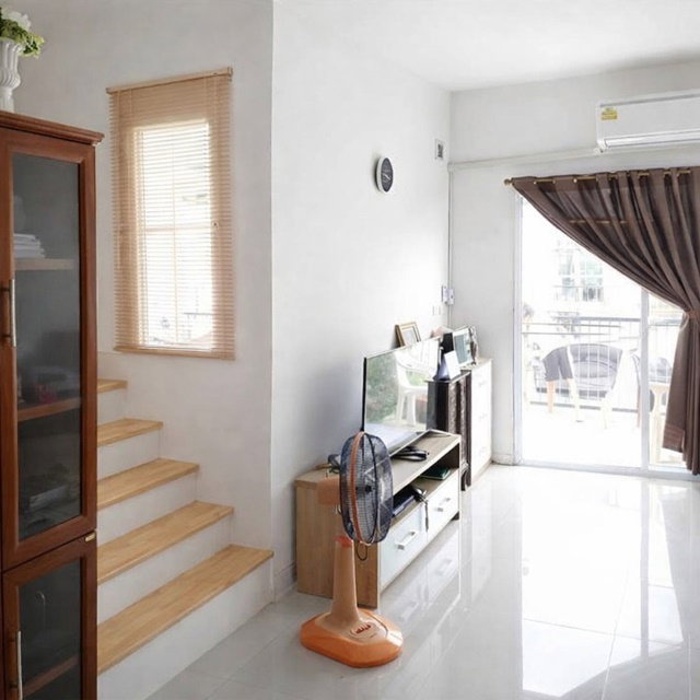 รูป ทาวน์โฮม 2ชั้น 3นอน 2 น้ำ 22 ตร.ว.176 ตร.ม. สุกี้ตี๋น้อย คลอง 7 พร้อมเฟอร์ฯ และแอร์ ใกล้โลตัส รังสิต คลอง 7 450 ม. - รูปที่ 5/8