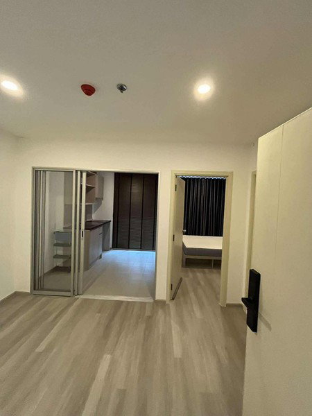 รูป A033945 Elio Sathorn - Wutthakat - รูปที่ 4/8