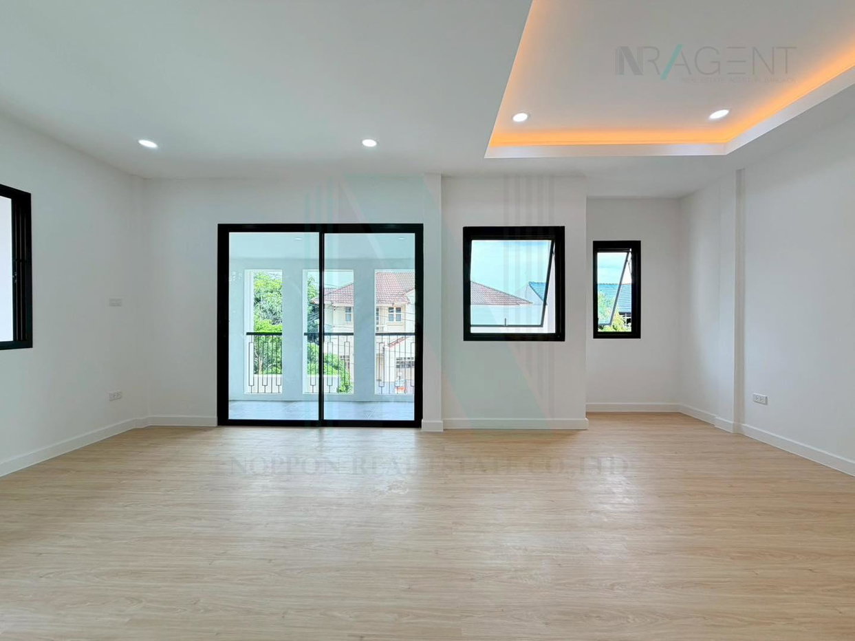 รูป ขายบ้านแฝด โครงการ บ้านรัตนาวลัย 2 ชั้น 3 ห้องนอน 3 ห้องน้ำ - รูปที่ 3/8
