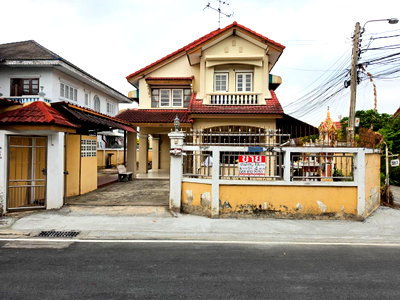 บ้านเดี่ยว ปากเกร็ด นนทบุรี : Call : 088-959-9742 หมู่บ้านราชพฤกษ์ ซอยวัดกู้ ขายบ้าน 2 หลัง บนเนื้อที่ 106 ตารางวา 6 ห้องนอน 4 ห้องน้ำ จอดรถ 3 คัน