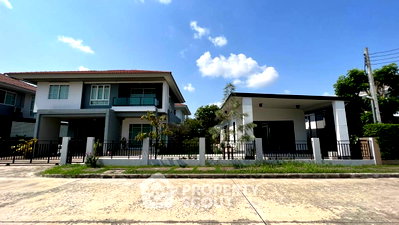 Houses for rent Bangkok : 3-BR House at Habitia Vent in Sam Wa Tawan Tok (ID 2088925)