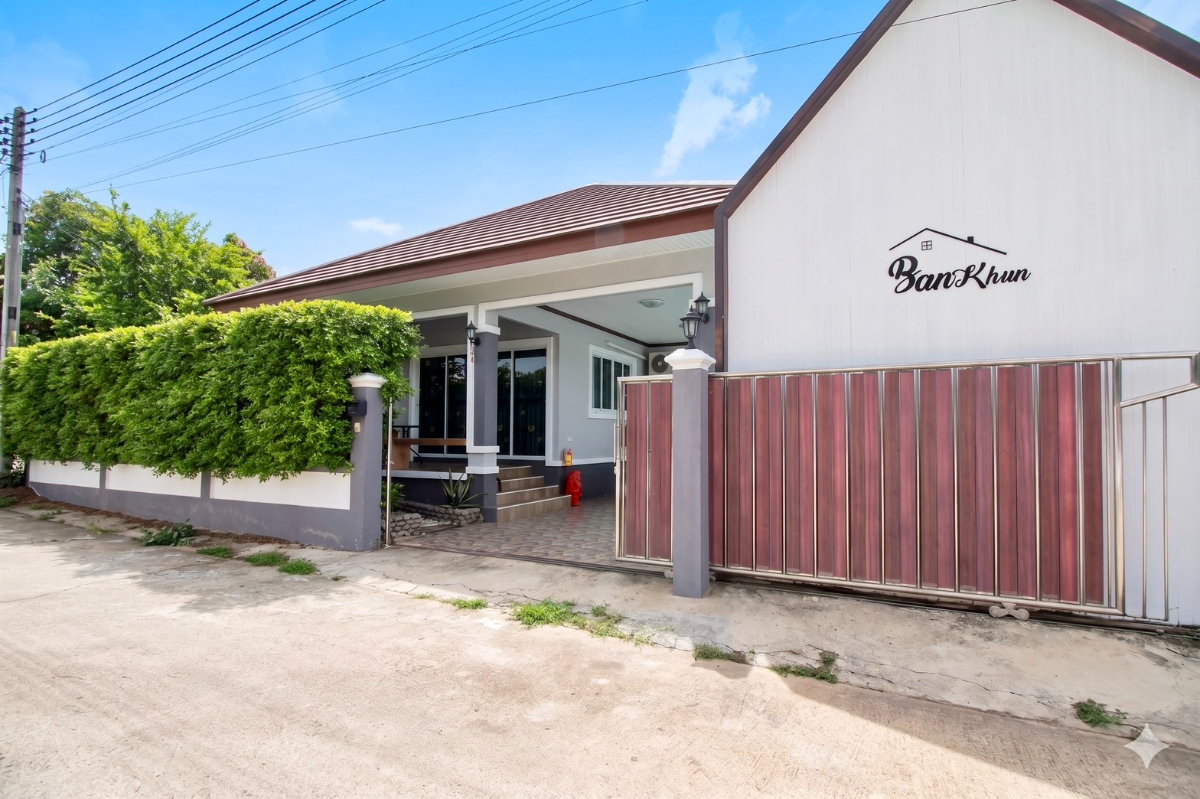 รูป ขายบ้าน Pool Villa 72 ตร.วา ตกแต่งพร้อมอยู่ เฟอร์ครบ พลูตาหลวง สัตหีบ ใกล้อู่ตะเภา-บางเสร่  - รูปที่ 2/25