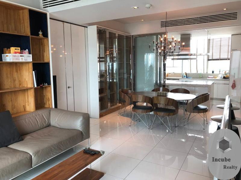 picture A031318 Millennium Residence - 1/8