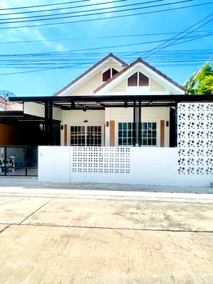 บ้านแฝด ชลบุรี : ขายบ้านแฝดรีโนเวทใหม่พร้อมอยู่ หนองตำลึง นิคมอมตะชลบุรี