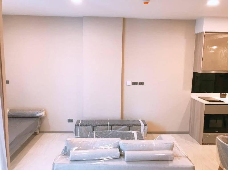 picture A030637 FYNN Asoke - 2/6