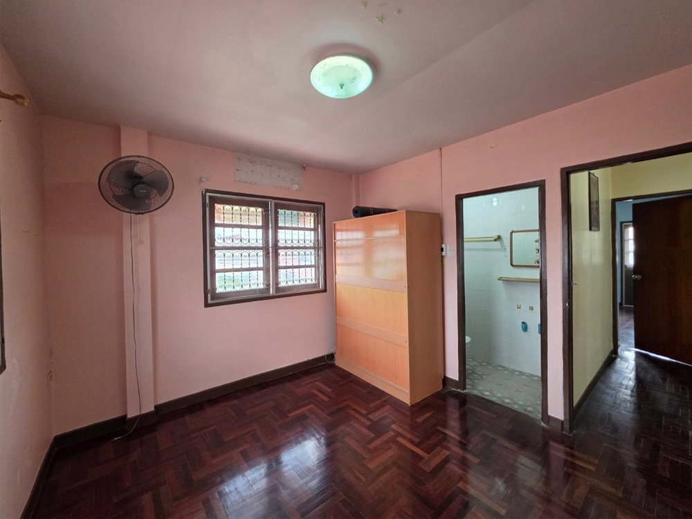รูป Call : 088-959-9742 หมู่บ้านราชพฤกษ์ ซอยวัดกู้ ขายบ้าน 2 หลัง บนเนื้อที่ 106 ตารางวา 6 ห้องนอน 4 ห้องน้ำ จอดรถ 3 คัน - รูปที่ 9/11