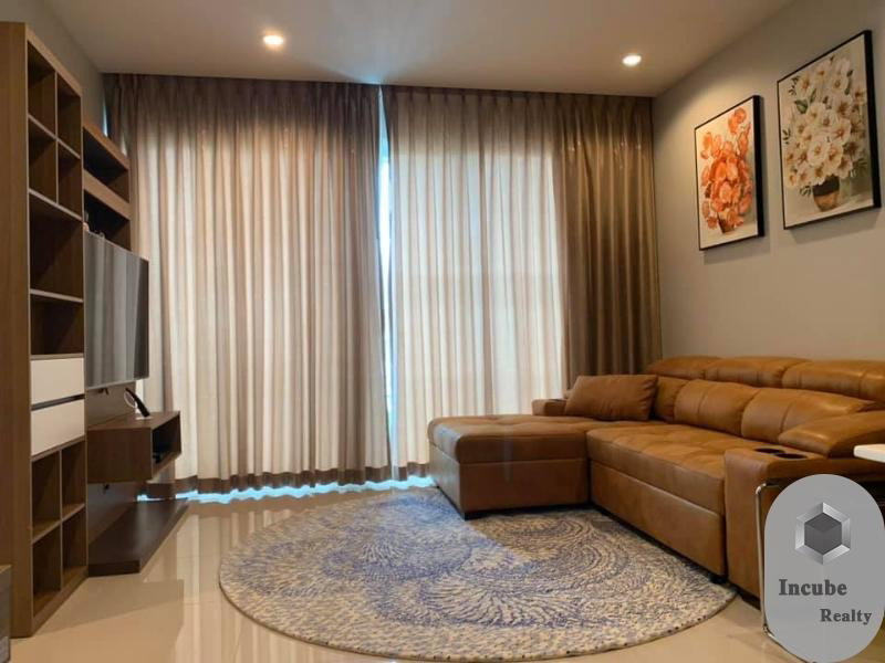 picture A030484 Circle Condominium - 1/8