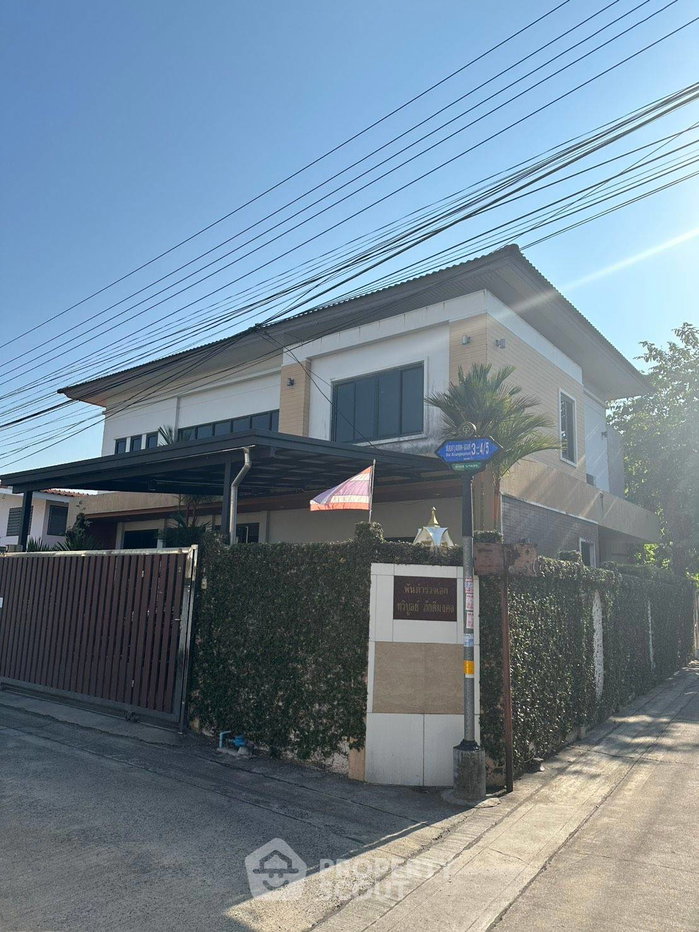 picture 4-BR House near MRT Yaek Tiwanon (ID 2094587) - 1/18