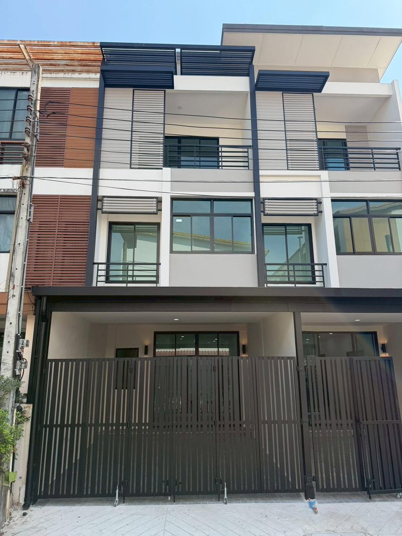 ขายโฮมออฟฟิศ : CS319 🏠 ขายด่วน หมู่บ้านซิกเนเจอร์ ถนนวัชรพล ทำเป็นโฮมออฟฟิศสบาย