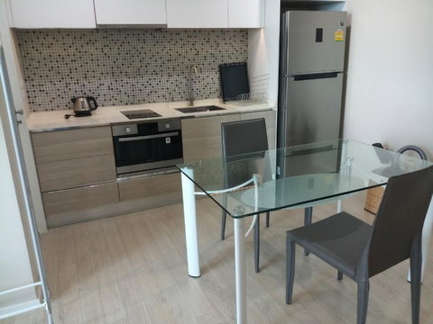 A032853 The room sukhumvit 21