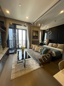 🏙️ Ashton Asoke, a luxury condo in the heart of Asoke. Beautiful, ready-to-move-in units. 🚆 Close to Sukhumvit MRT station. ✨