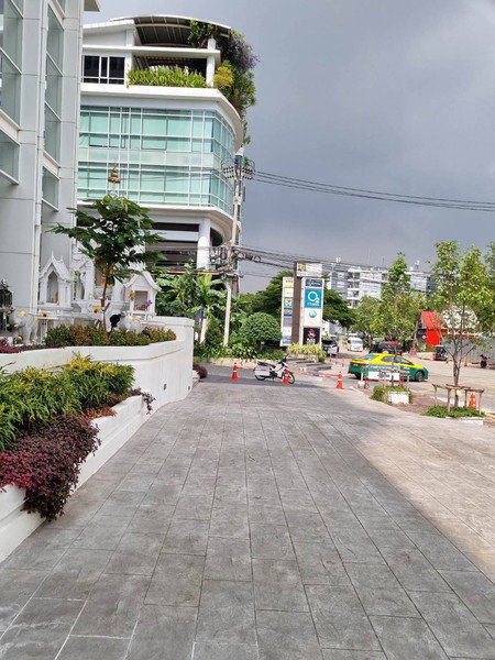 picture A033253 J Condo Rama 2 - 3/8