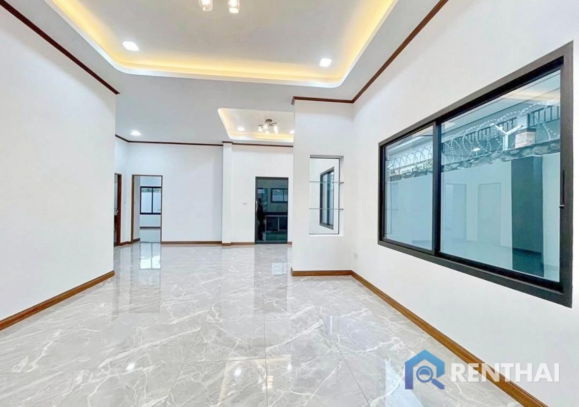 รูป บ้านเดี่ยวหลังใหญ่ในซอยห้วยยายมุก - รูปที่ 2/13