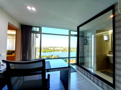 Condos for rent : A035307 The Lake Condominium
