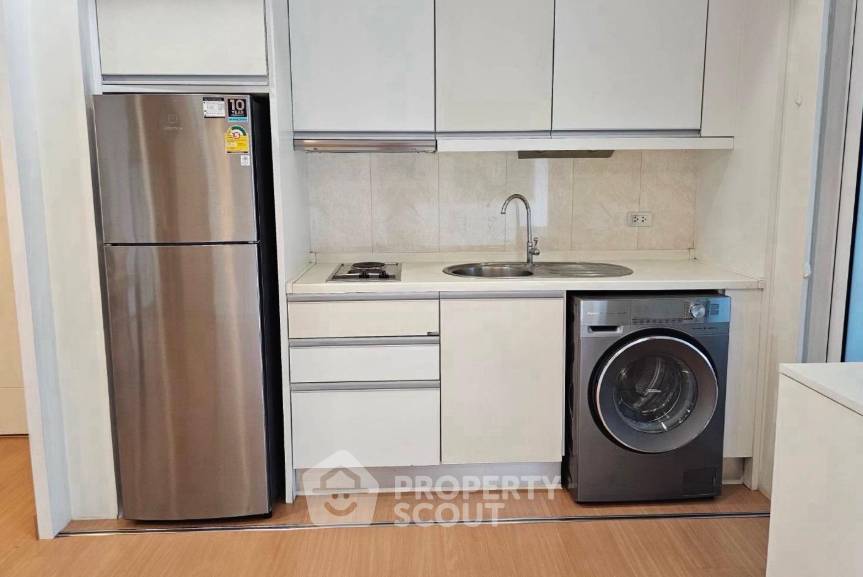 picture 2-BR 75 Sqm Condo At The Bangkok Thanon Sub, 300m To MRT Sam Yan (ID 2903828) - 2/4