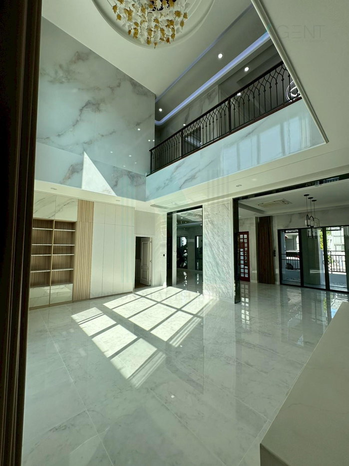 รูป 📌 ขายบ้านเดี่ยว โครงการ แกรนด์ บางกอก บูเลอวาร์ด ศรีนครินทร์ 2 ชั้น 5 ห้องนอน 6 ห้องน้ำ - รูปที่ 2/8