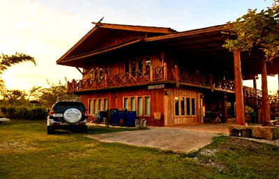บ้านเดี่ยว เชียงราย : ขายที่ดินอำเภอแม่จัน 2 ไร่ 3 งาน 40 ตรว พร้อมบ้านไม้สัก-ชิงชัน วิวดี ใกล้ธรรมชาติ